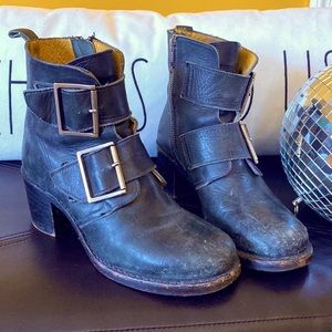 Frye Sabrina Double Buckle Boot in Black.